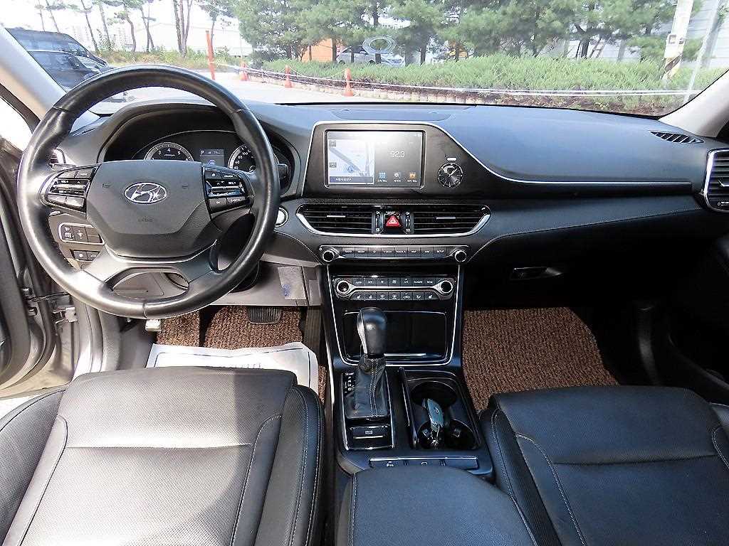 Hyundai Grandeur — photo 07
