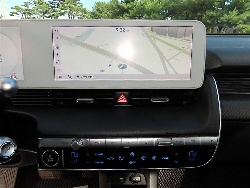 Hyundai Ioniq5 — photo 12