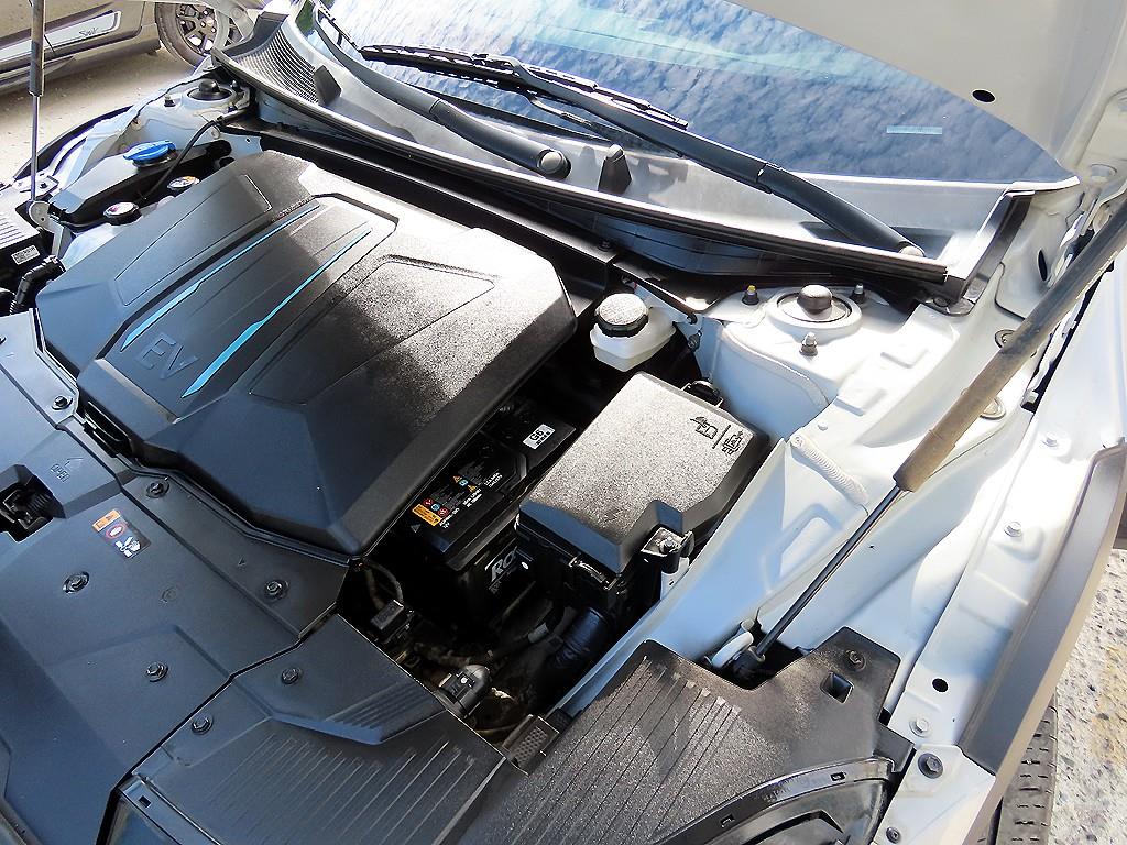 Hyundai Ioniq5 — photo 19