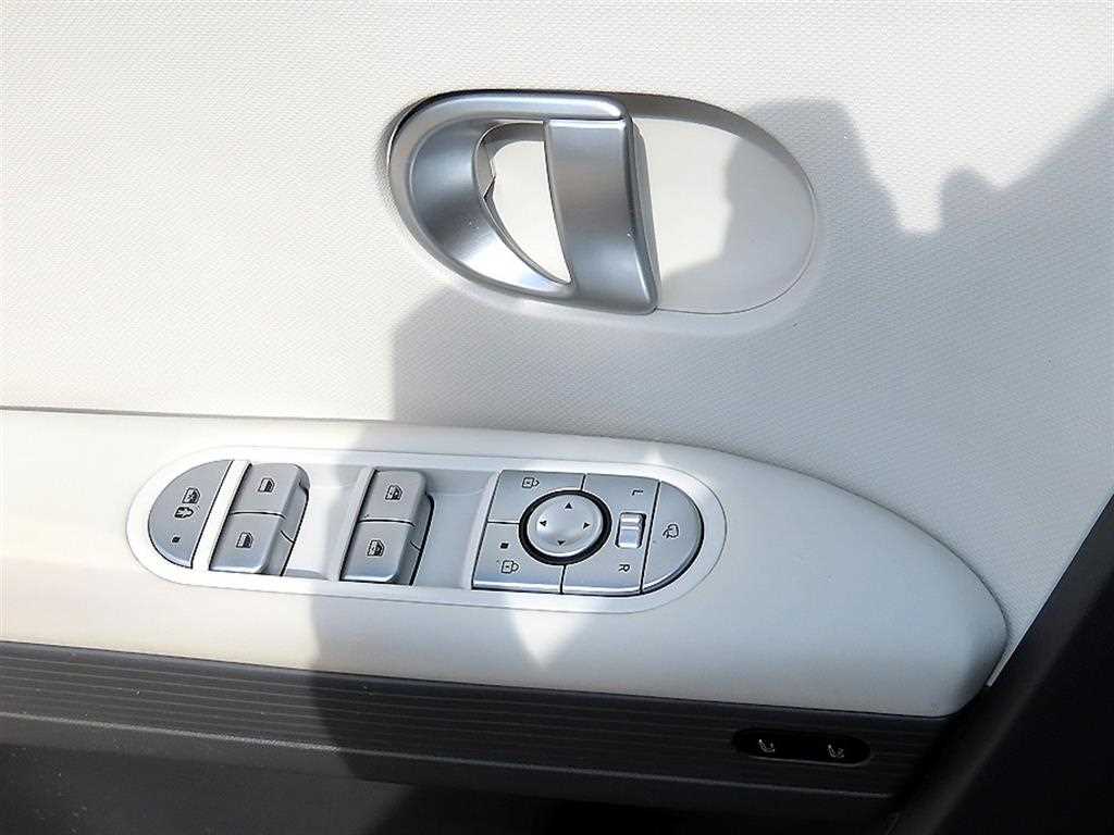Hyundai Ioniq5 — photo 11