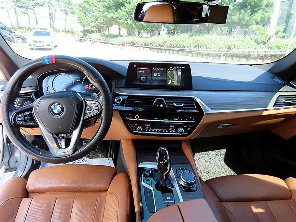 BMW 5-Series — photo 07