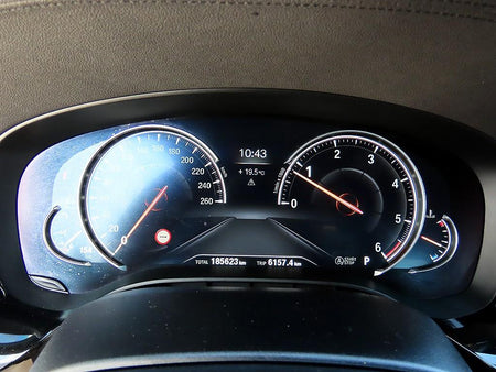 BMW 5-Series — photo 09
