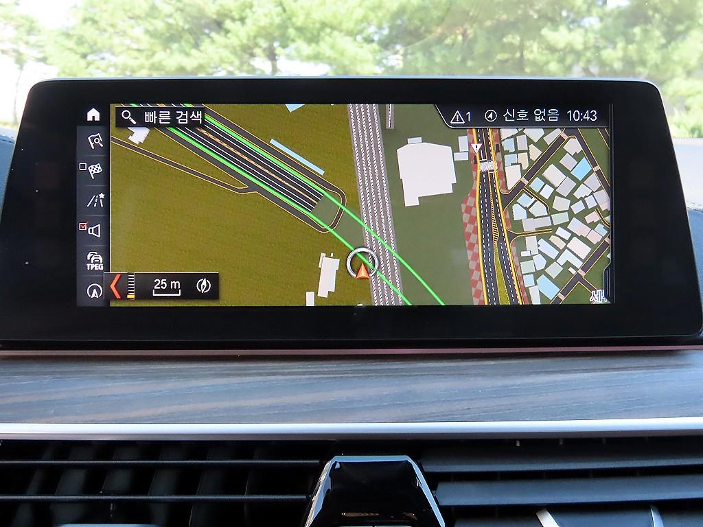 BMW 5-Series — photo 14