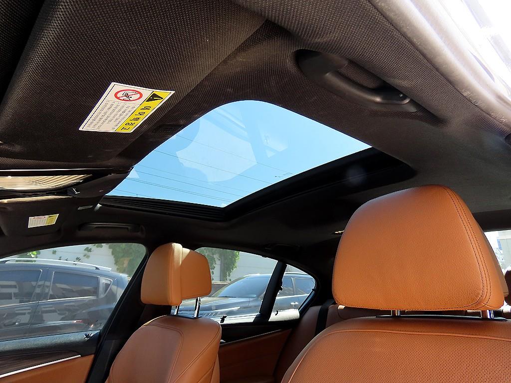 BMW 5-Series — photo 17