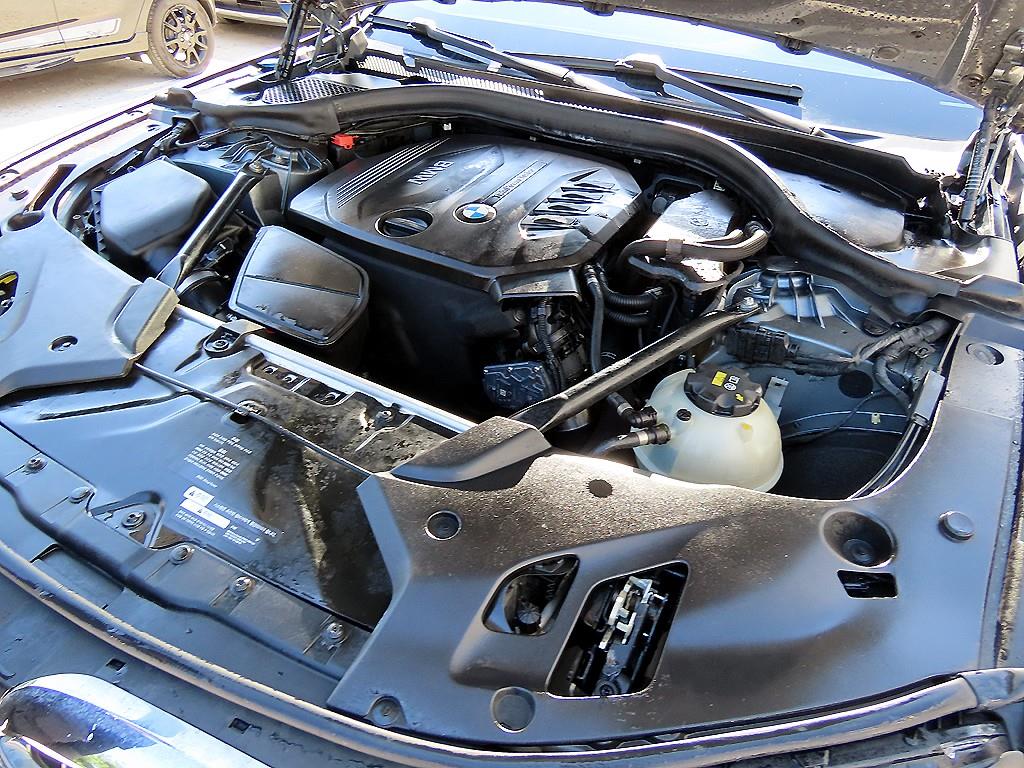 BMW 5-Series — photo 19