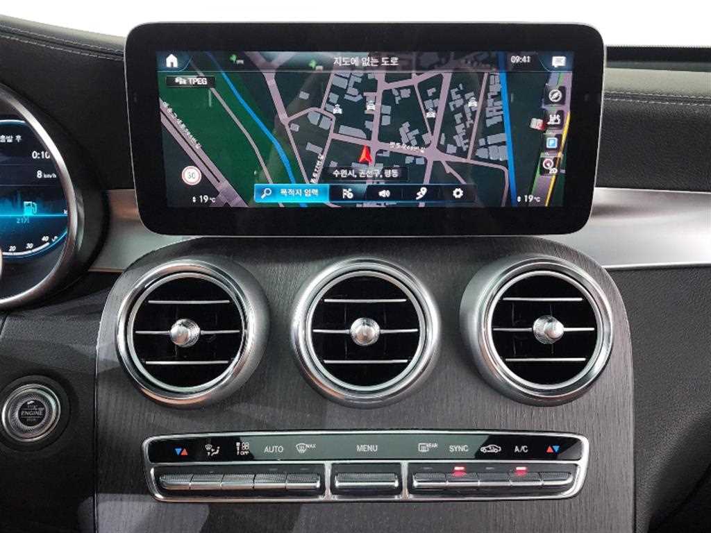 Mercedes-Benz GLC-Class — photo 09