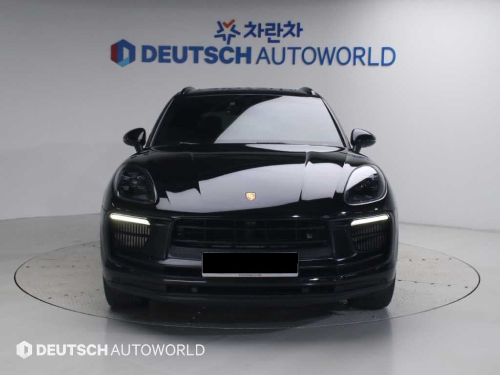 Porsche Macan — photo 03