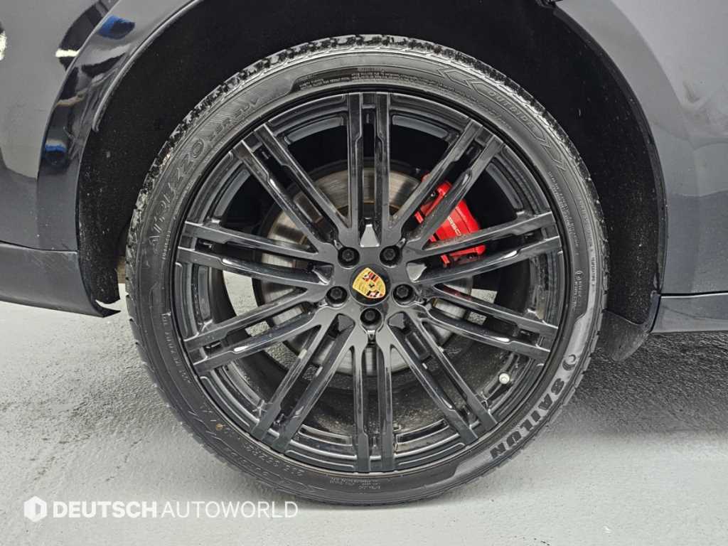 Porsche Macan — photo 05