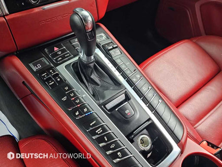 Porsche Macan — photo 09