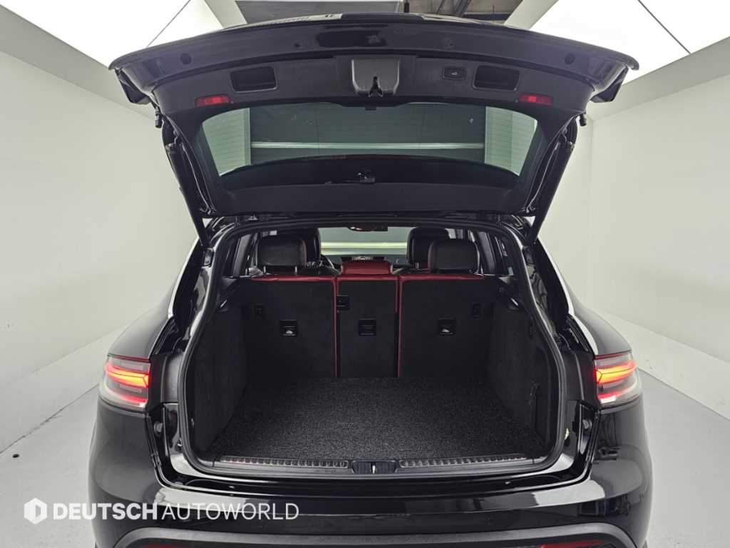 Porsche Macan — photo 20