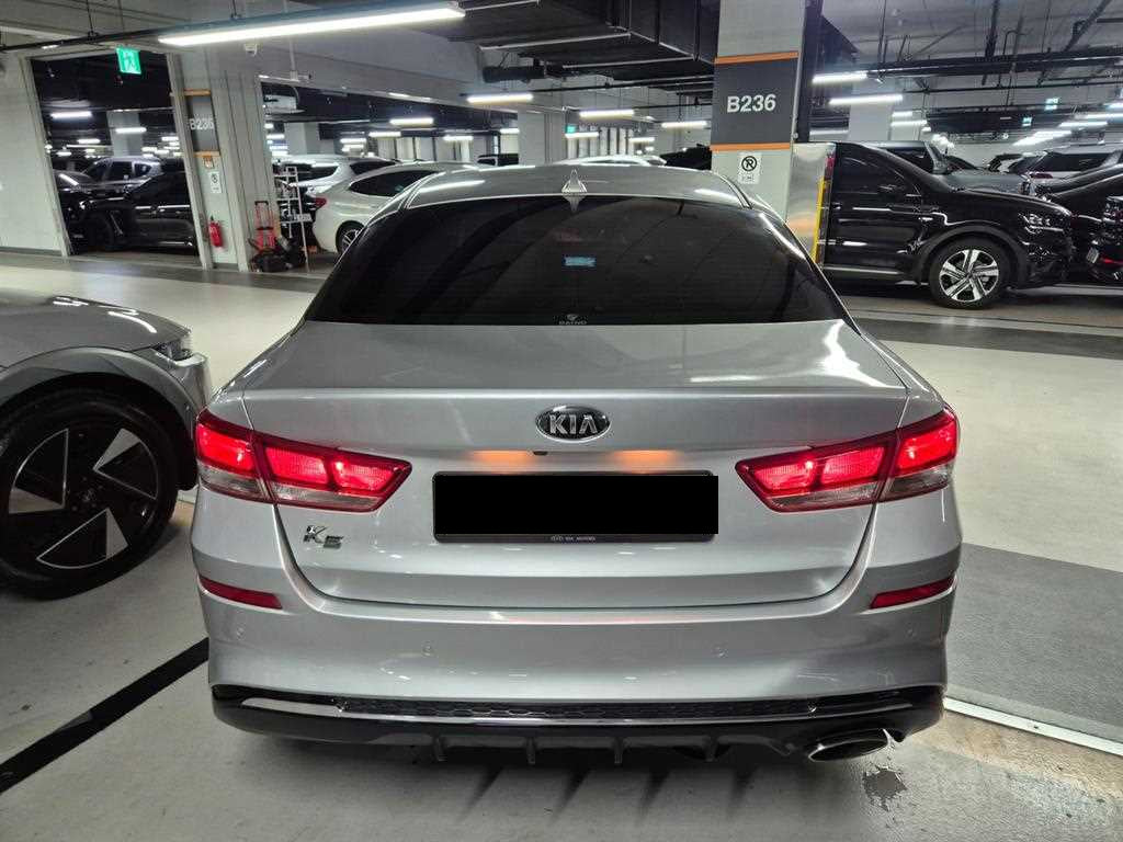 Kia K5 — photo 04