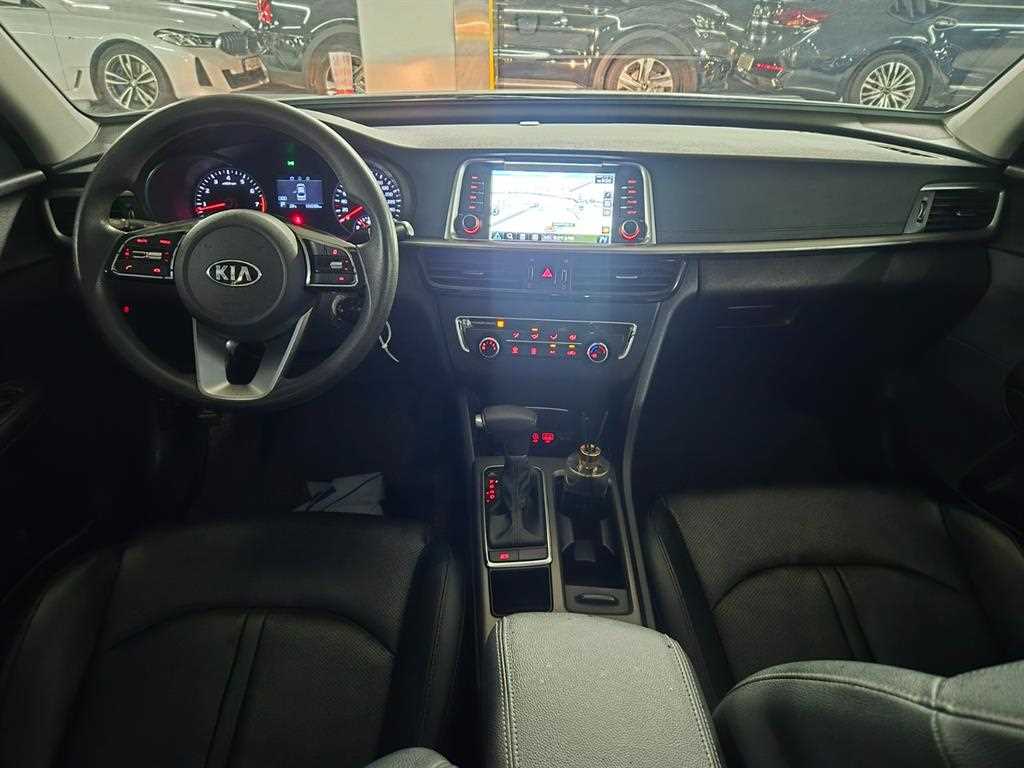 Kia K5 — photo 08