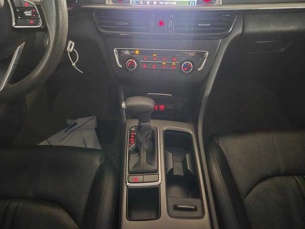 Kia K5 — photo 09