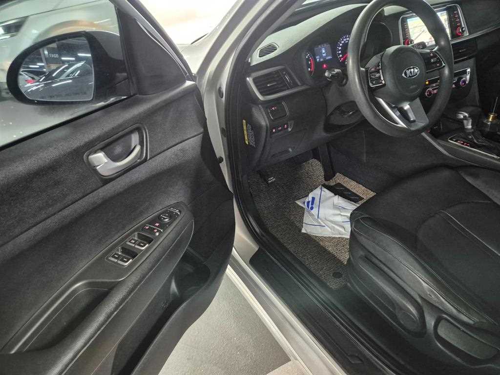 Kia K5 — photo 11