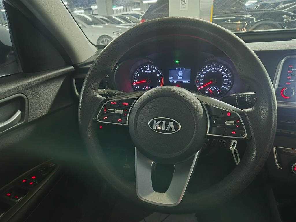 Kia K5 — photo 14