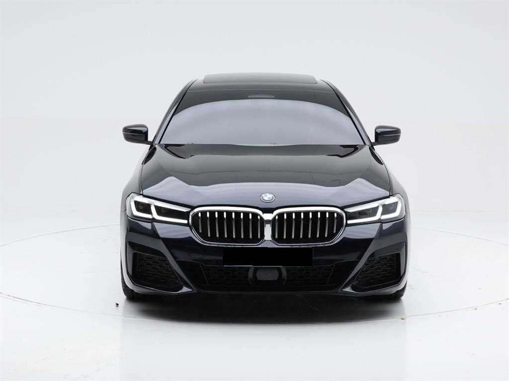 BMW 5-Series — photo 02