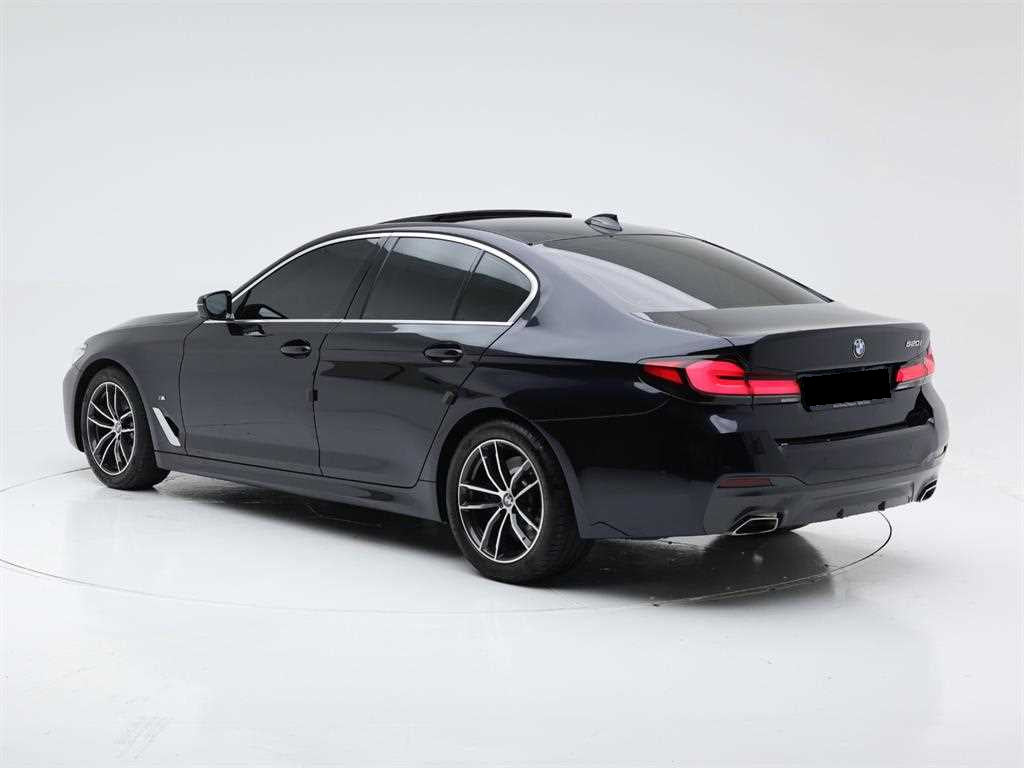 BMW 5-Series — photo 04