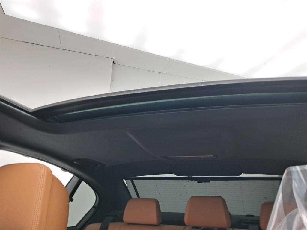BMW 5-Series — photo 16