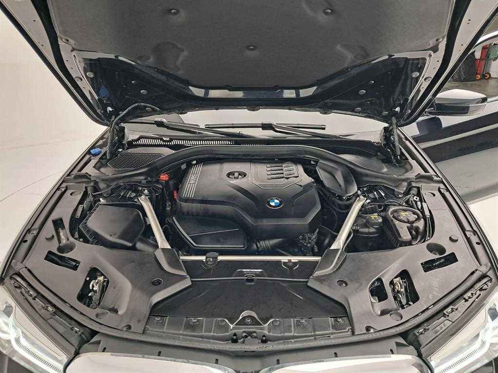 BMW 5-Series — photo 19