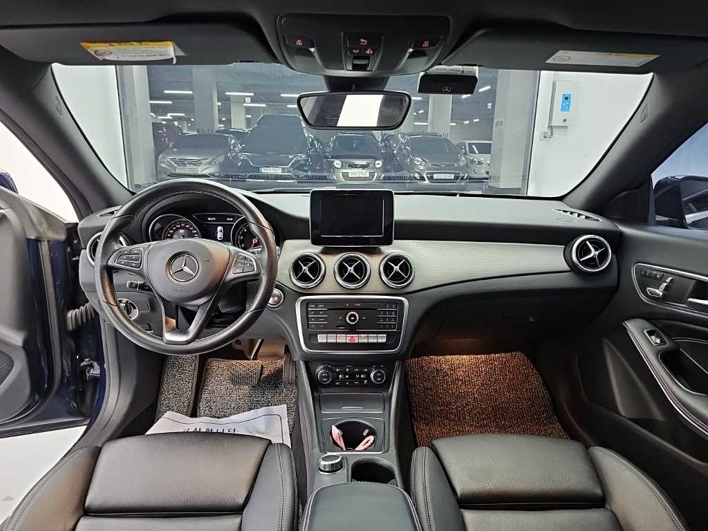 Mercedes-Benz CLA-Class — photo 07
