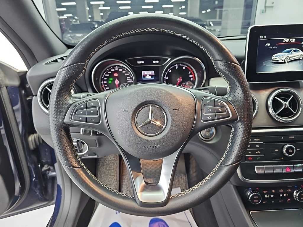 Mercedes-Benz CLA-Class — photo 09