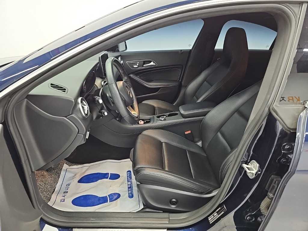 Mercedes-Benz CLA-Class — photo 11