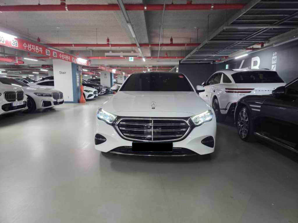 Mercedes-Benz E-Class — photo 01