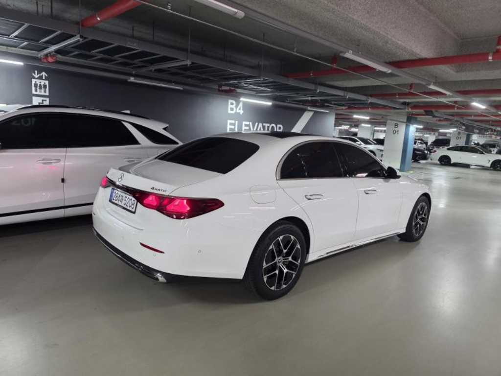Mercedes-Benz E-Class — photo 04