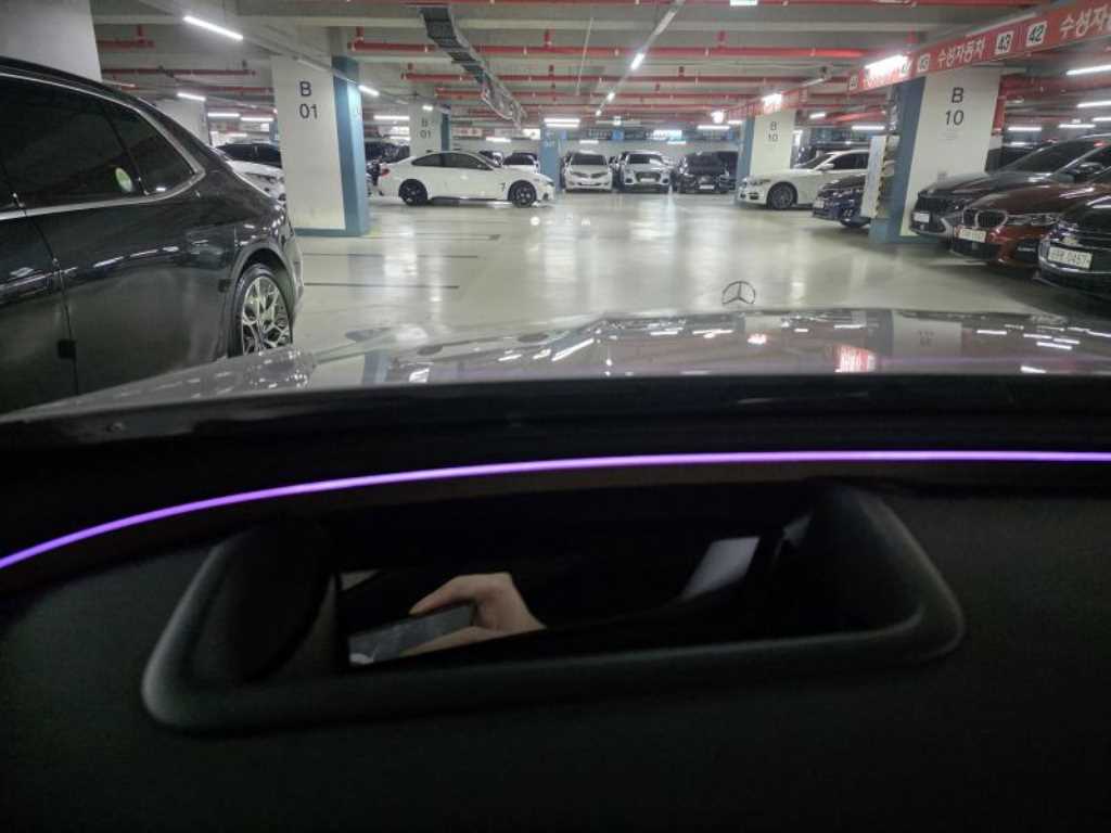 Mercedes-Benz E-Class — photo 14