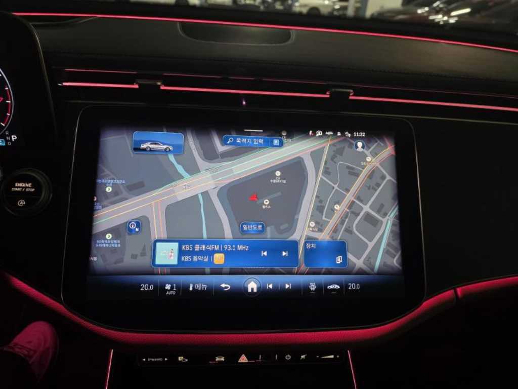 Mercedes-Benz E-Class — photo 17