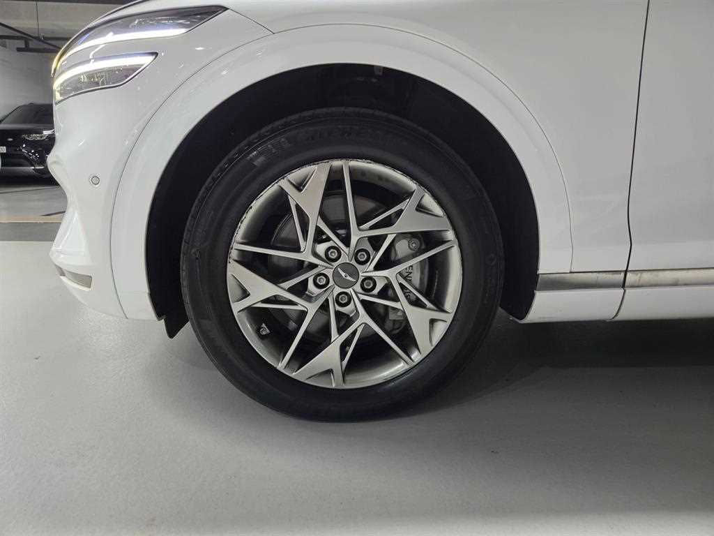 Genesis GV70 — photo 07