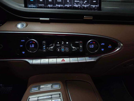 Genesis GV70 — photo 15