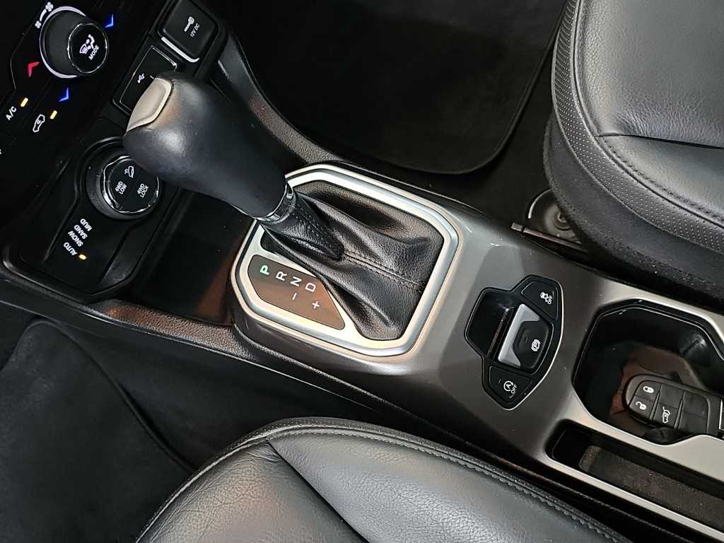Jeep Renegade — photo 08
