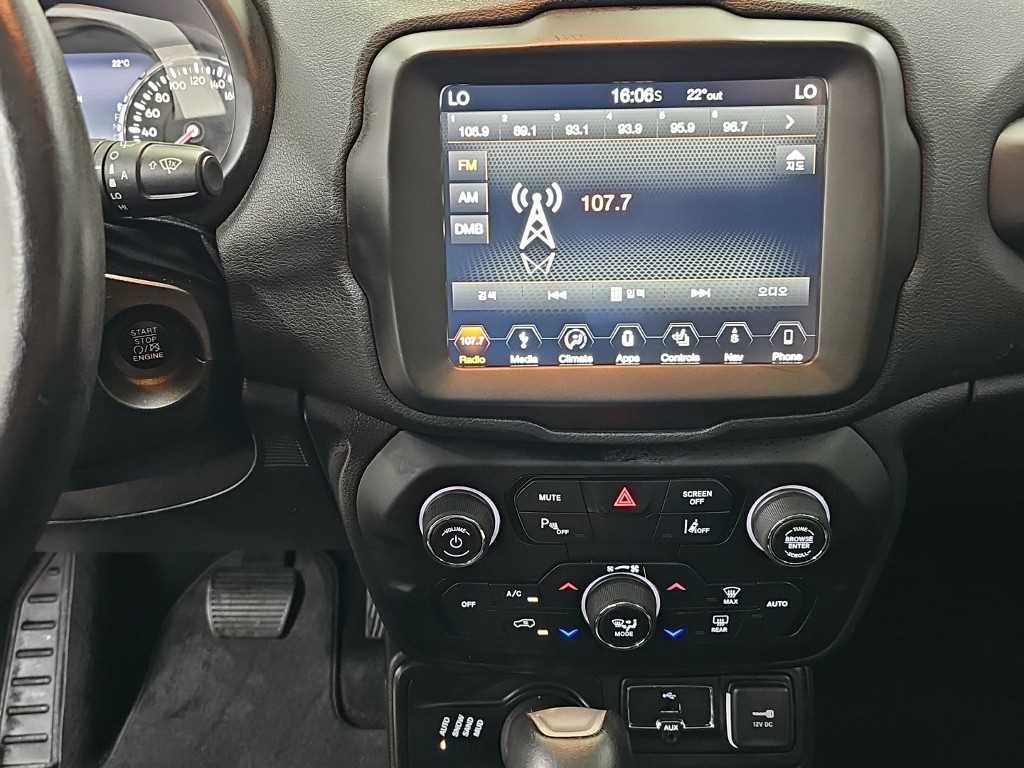 Jeep Renegade — photo 10