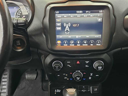 Jeep Renegade — photo 10