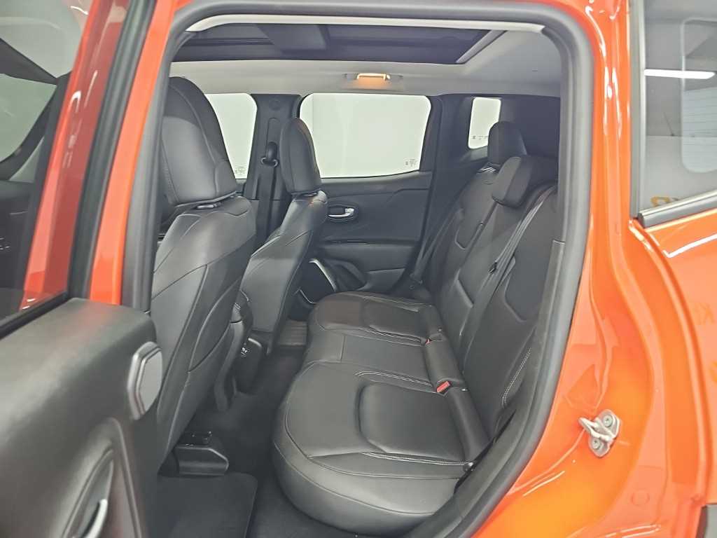 Jeep Renegade — photo 12