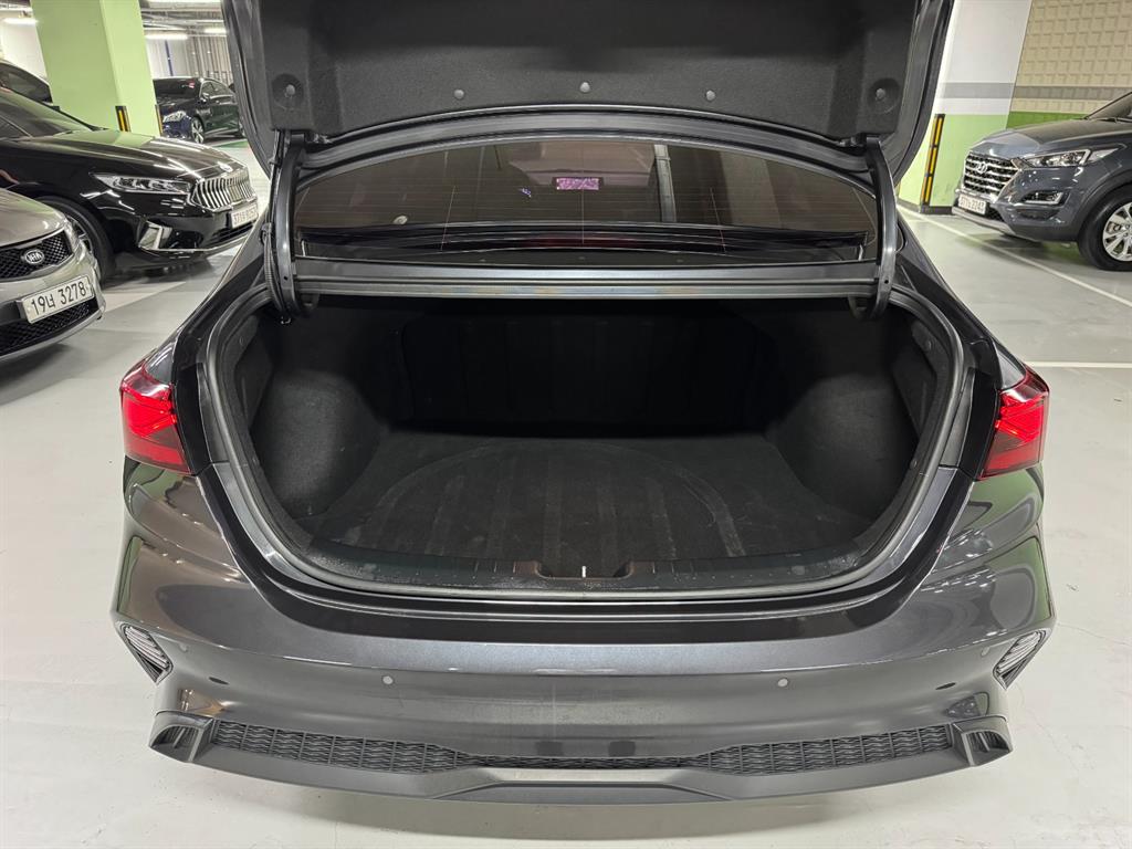 Kia K3 — photo 05