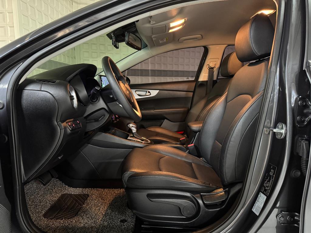 Kia K3 — photo 06