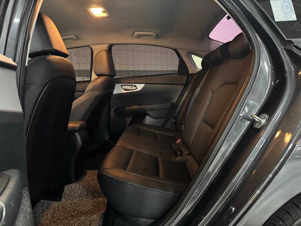 Kia K3 — photo 07