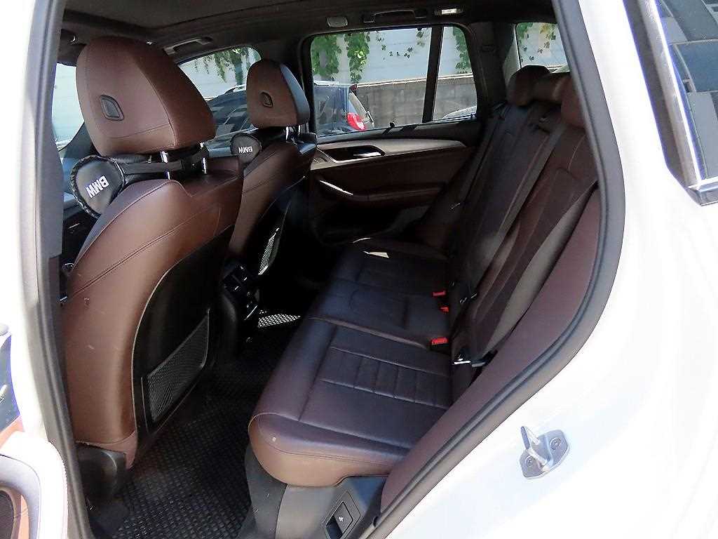 BMW X3 — photo 06