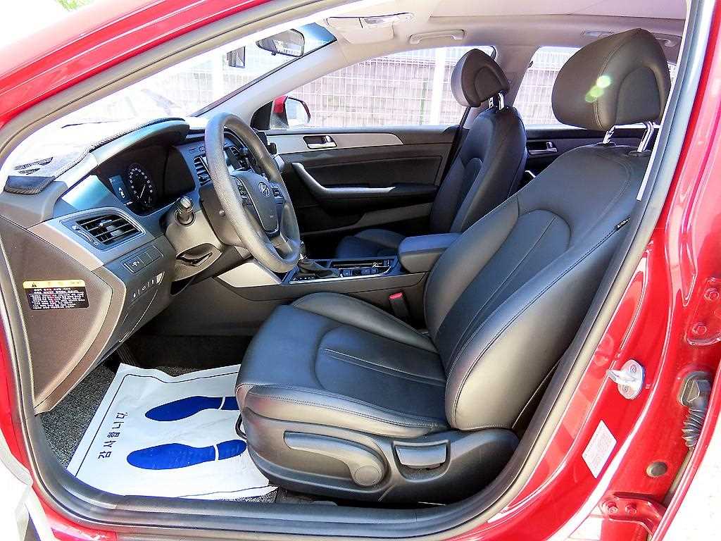 Hyundai Sonata — photo 05