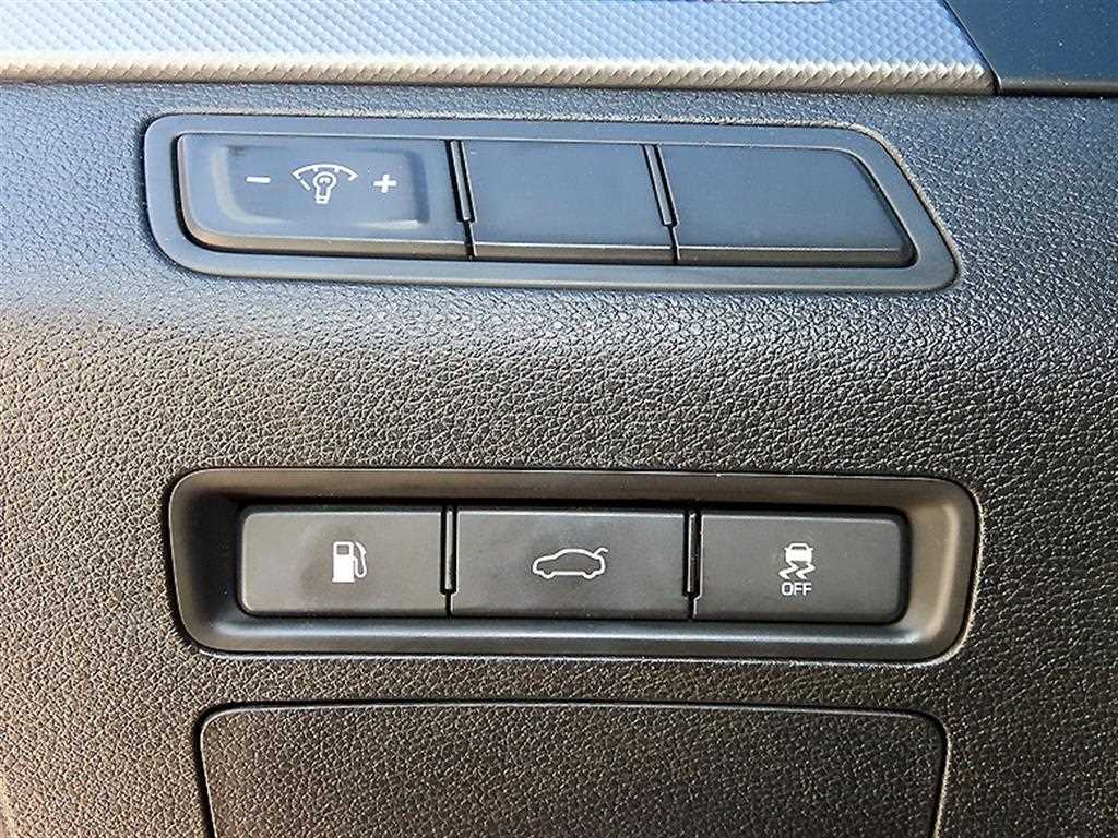Hyundai Sonata — photo 12