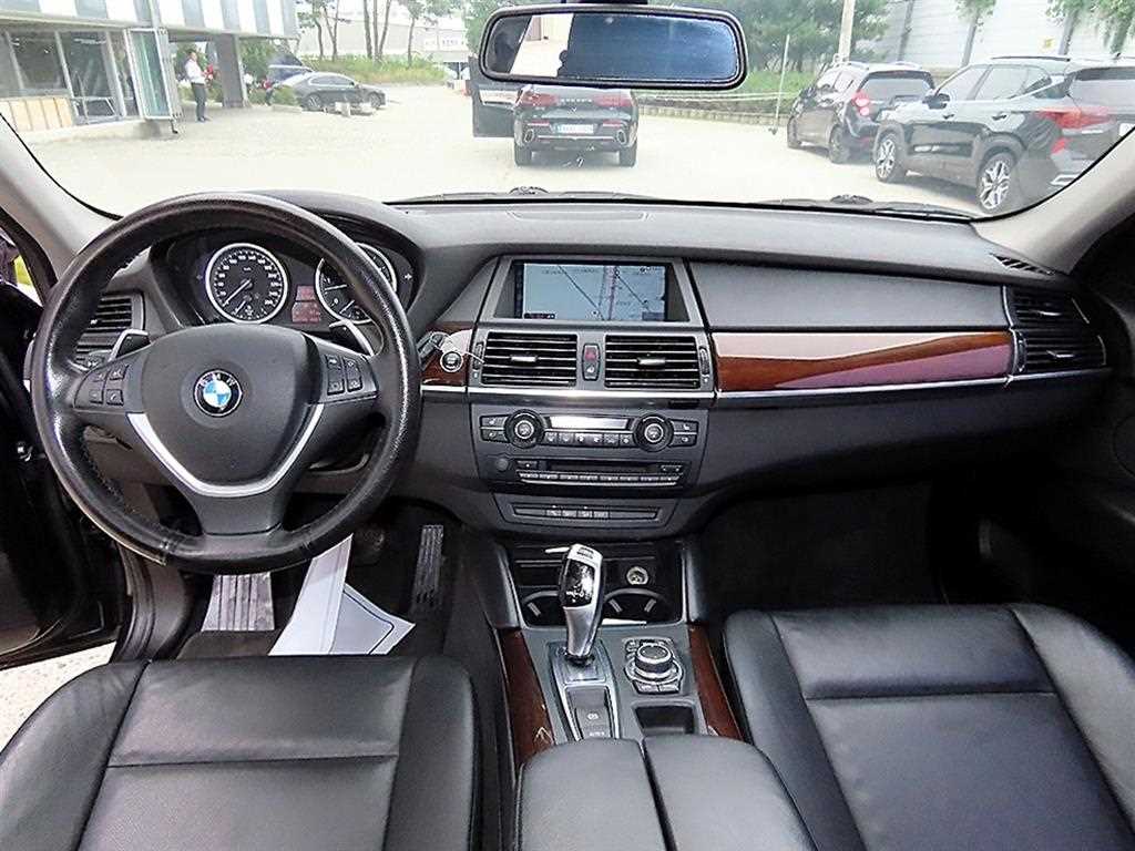 BMW X6 — photo 07