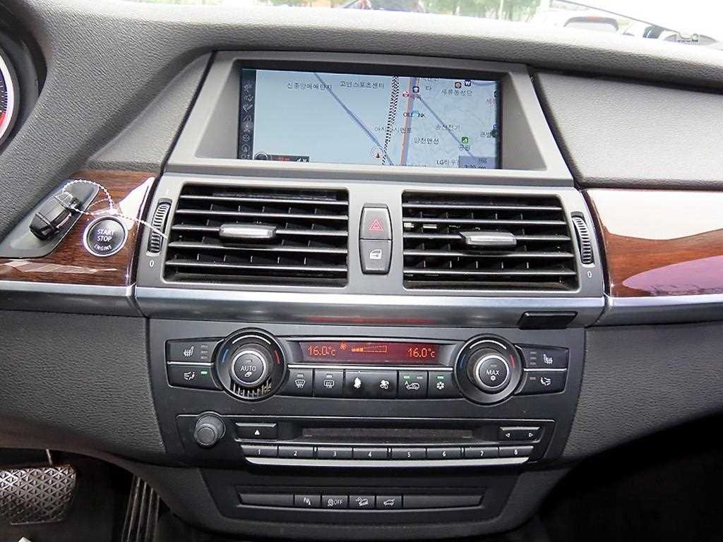 BMW X6 — photo 14