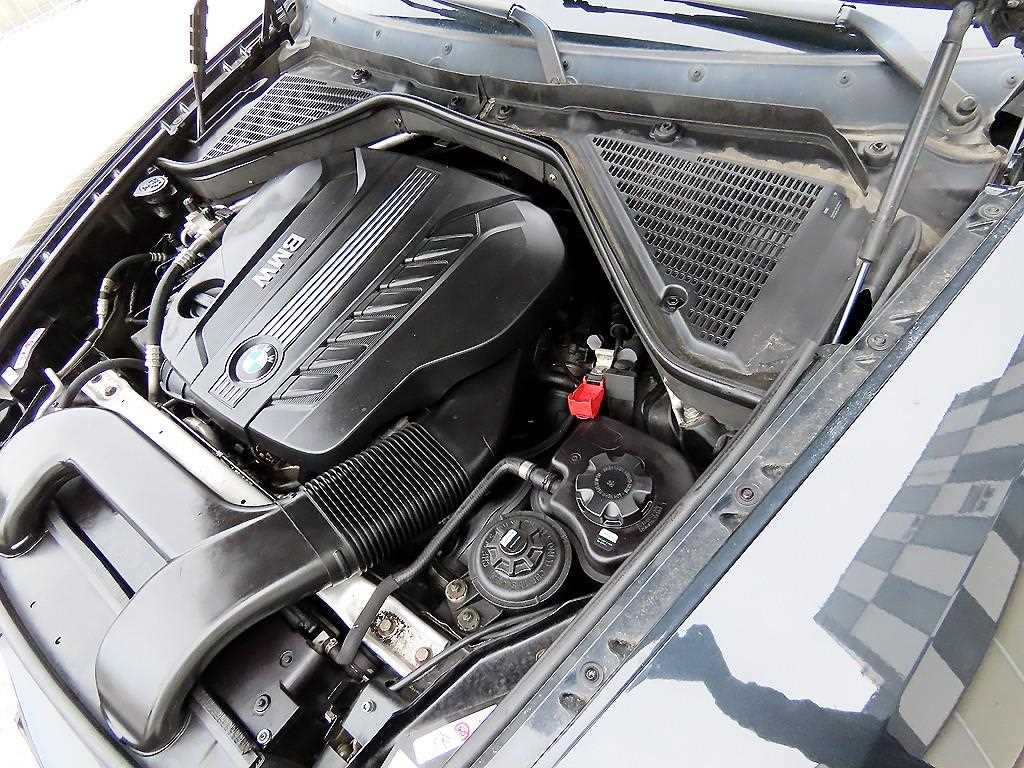 BMW X6 — photo 18