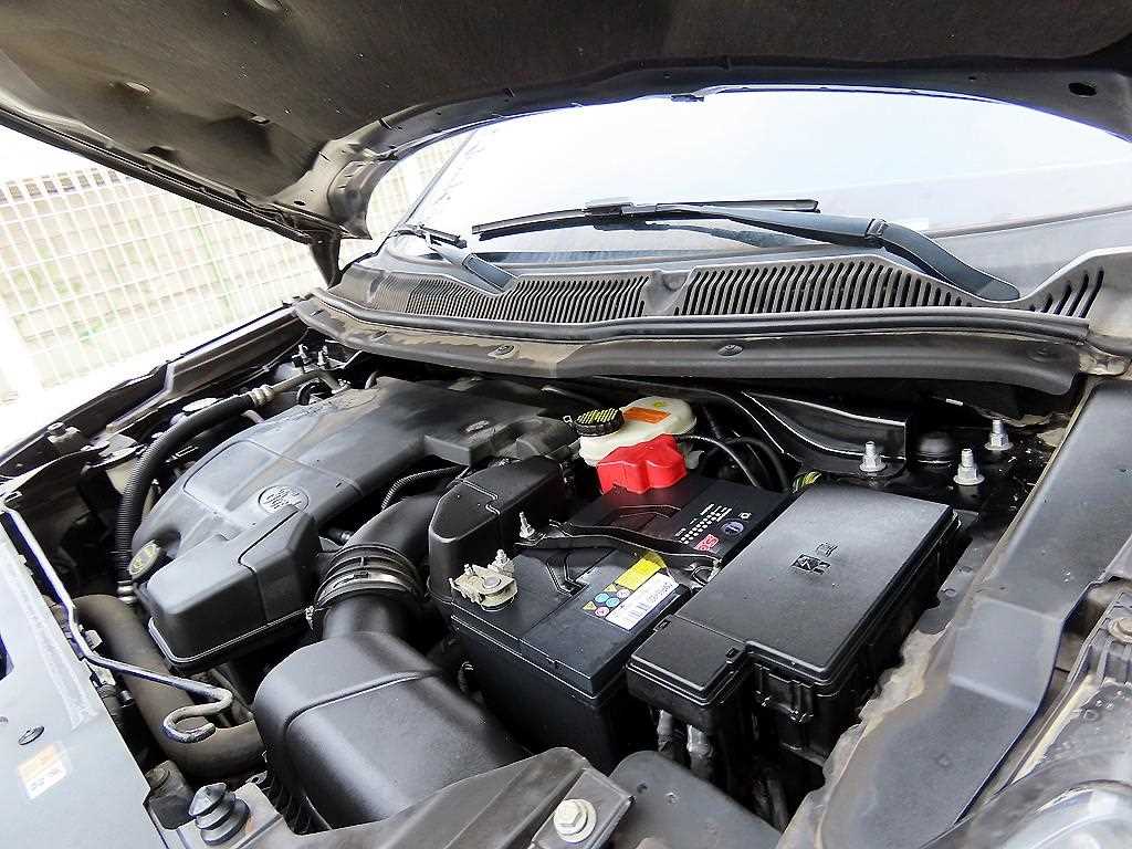 Ford Explorer — photo 19