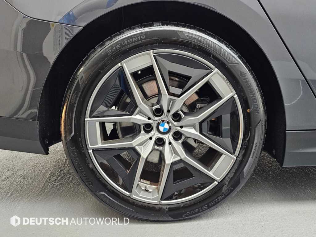 BMW 5-Series — photo 05
