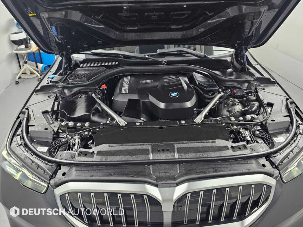 BMW 5-Series — photo 06