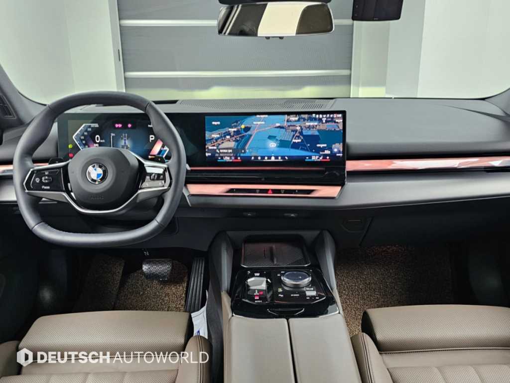 BMW 5-Series — photo 07