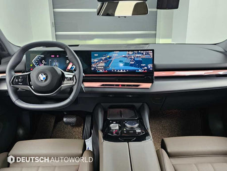 BMW 5-Series — photo 07